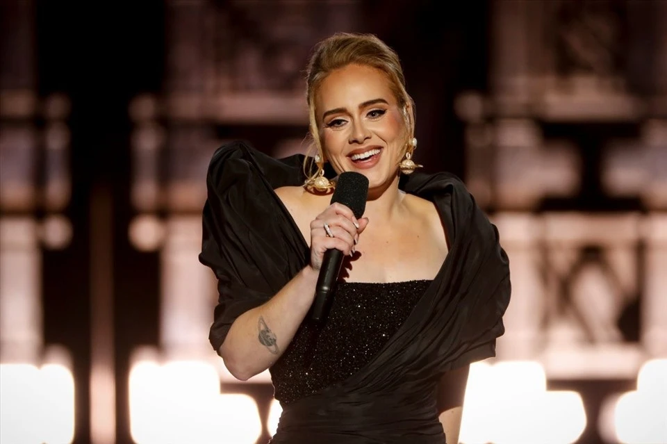 Họa mi nước Anh Adele: Từ thân hình quá khổ đến lột xác chấn động thế giới - Hình 1