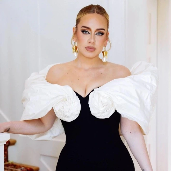 Họa mi nước Anh Adele: Từ thân hình quá khổ đến lột xác chấn động thế giới - Hình 2