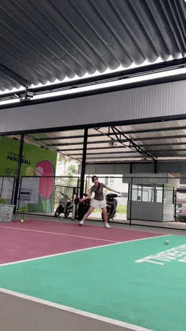 Chị dâu của Quang Hải gia nhập đường đua pickleball, đập bóng cực mạnh không khác gì dân chuyên - Hình 1