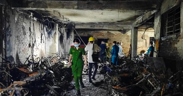 Khuong Ha apartment fire: 7 people involved revealed, prosecuted? - Photo 6