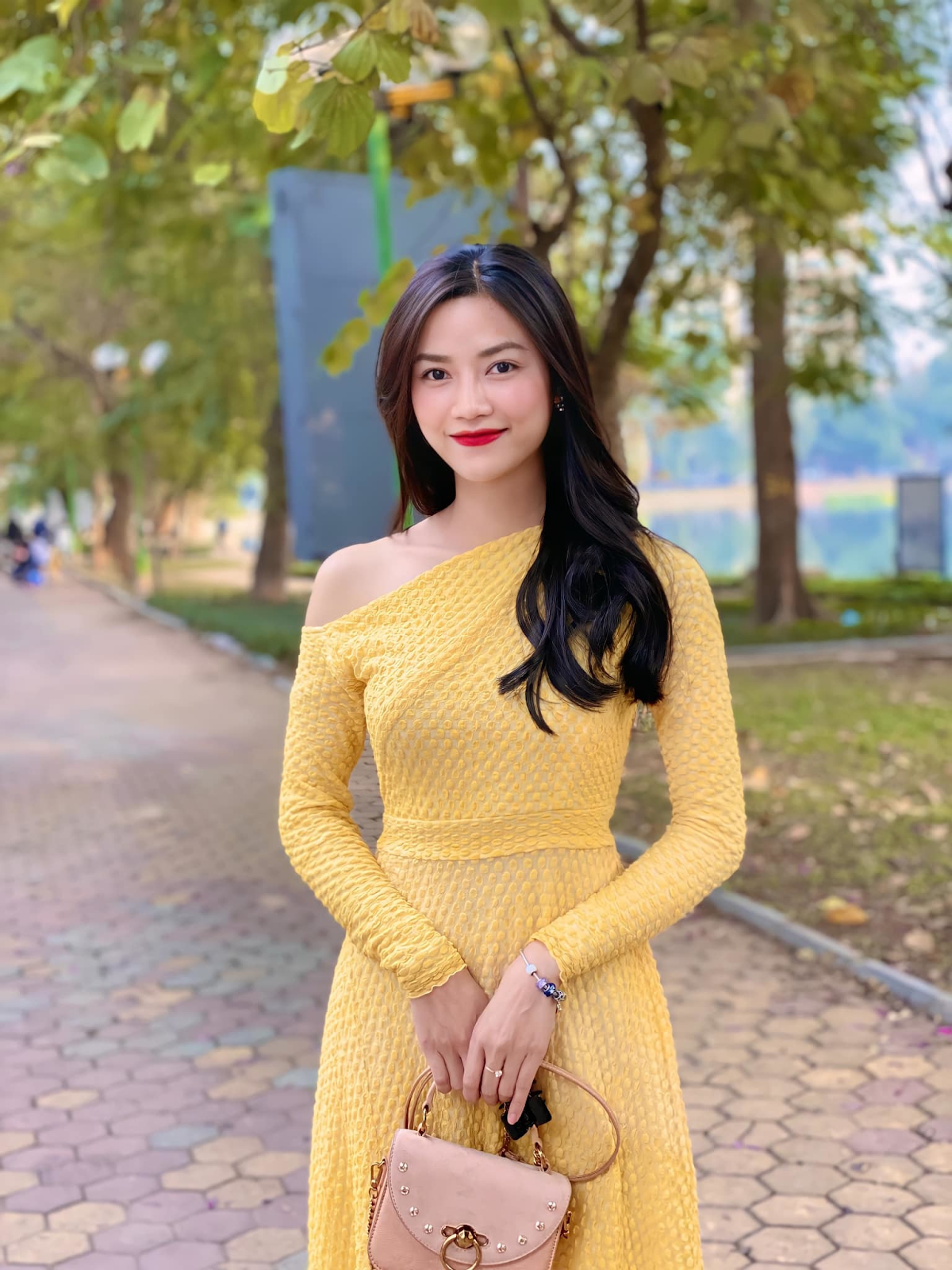 Anh Đào: Đàn em khóa dưới của Quỳnh Kool, bật lên nhờ đóng Lối Về Miền Hoa - Hình 5