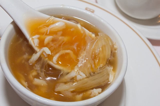 Món ăn được giới thượng lưu tranh nhau ăn nhưng chứa sự tàn bạo đến ghê rợn - Hình 1