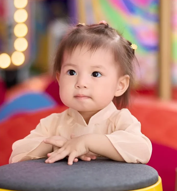 Pam Yêu Ơi: Cháu gái tập đoàn nổi tiếng, gây sốt với loạt meme siêu dễ thương - Hình 4