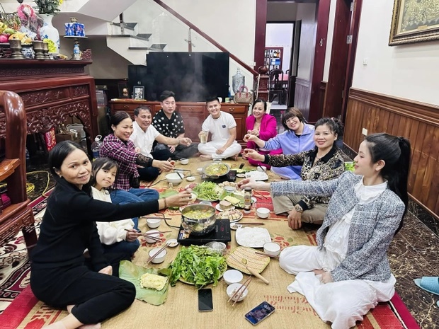 Sướng như Chu Thanh Huyền: Làm dâu ngủ tới trưa, chồng giành dọn nhà, phơi đồ - Hình 4