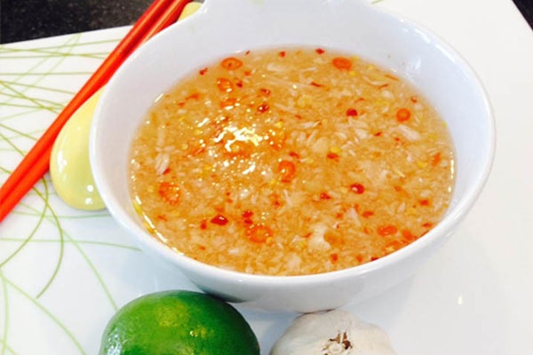 Bánh tôm làm theo cách này không cần khuôn vẫn giòn rụm, không bị ỉu, chuẩn vị Hà thành - Hình 4