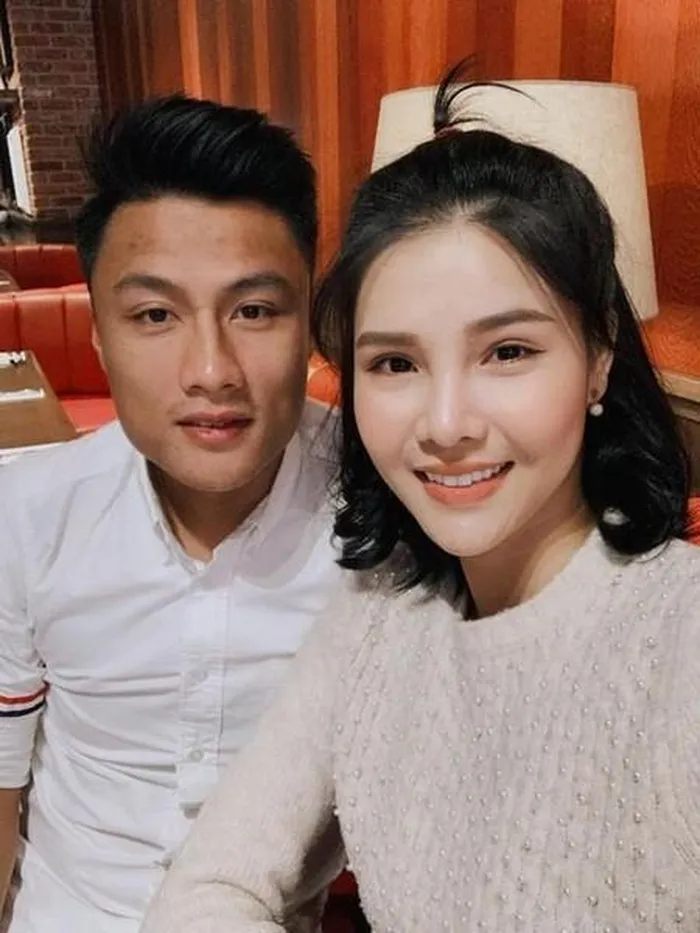 Hé lộ biệt thự ngập tràn sắc Xuân của vợ chồng Mạc Hồng Quân - Hình 3