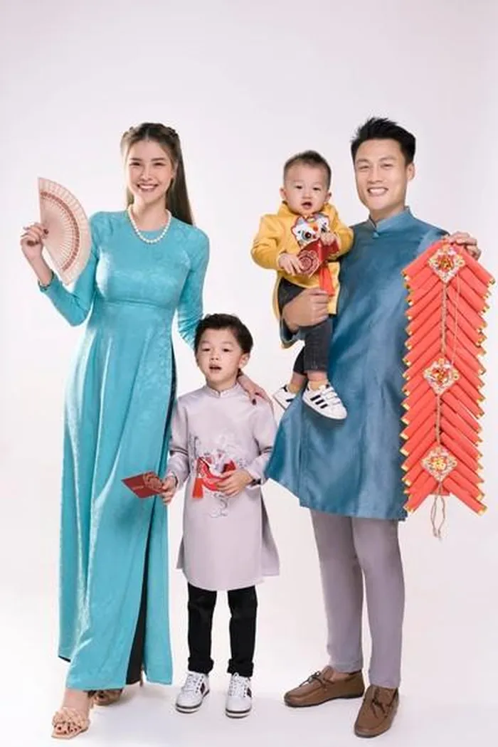 Hé lộ biệt thự ngập tràn sắc Xuân của vợ chồng Mạc Hồng Quân - Hình 11
