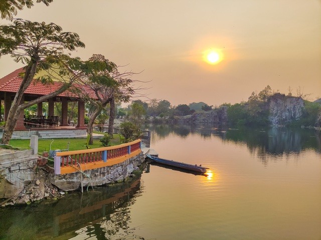 Vịnh Hạ Long thu nhỏ đẹp như tiên cảnh ở An Giang - Hình 4