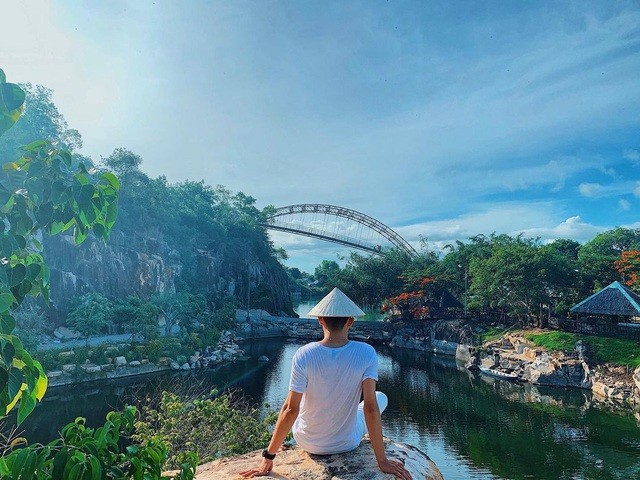 Vịnh Hạ Long thu nhỏ đẹp như tiên cảnh ở An Giang - Hình 7