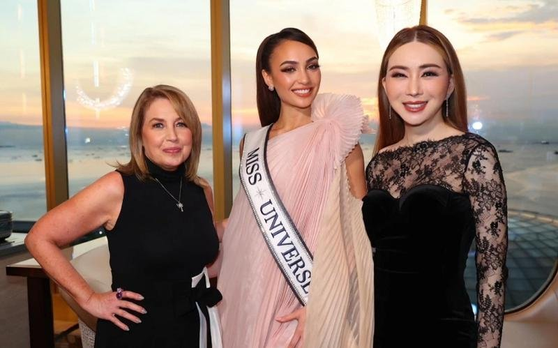 Cựu chủ tịch Miss Universe kiện nữ tỷ phú chuyển giới, phản bác tin mua bán giải - Hình 6