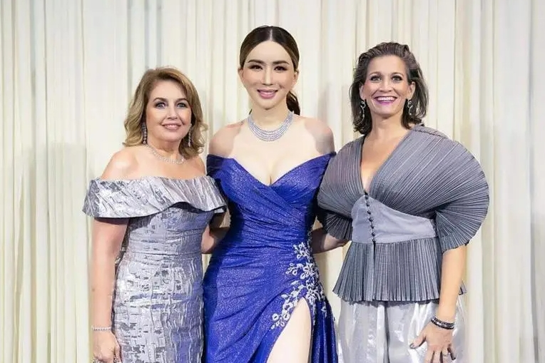 Cựu chủ tịch Miss Universe kiện nữ tỷ phú chuyển giới, phản bác tin mua bán giải - Hình 7