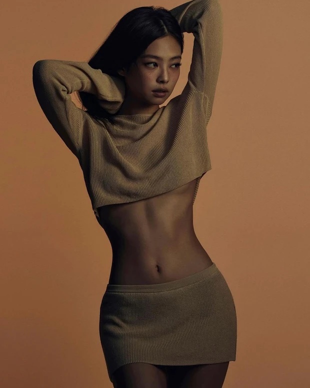 Jennie chạy show không nghỉ giữ danh tiếng vẫn bị Taeyeon (SNSD) leo lên đầu - Hình 3
