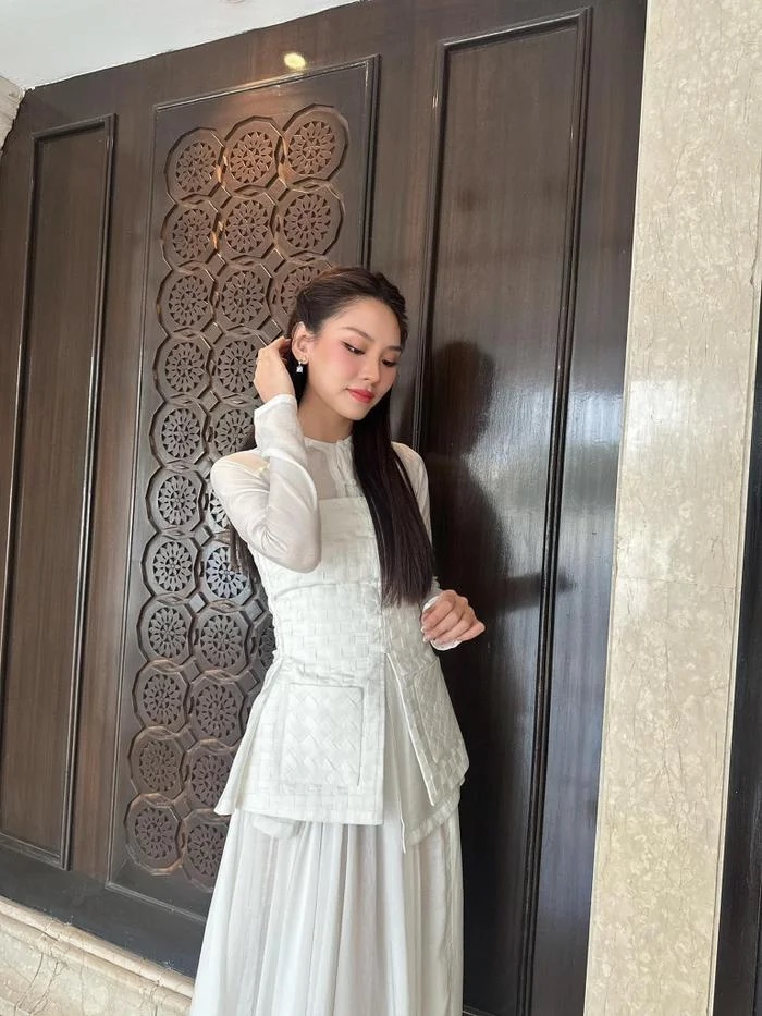Mai Phương diện áo bà ba thi Miss World, hát hit NewJeans với Hoa hậu Hàn Quốc - Hình 6