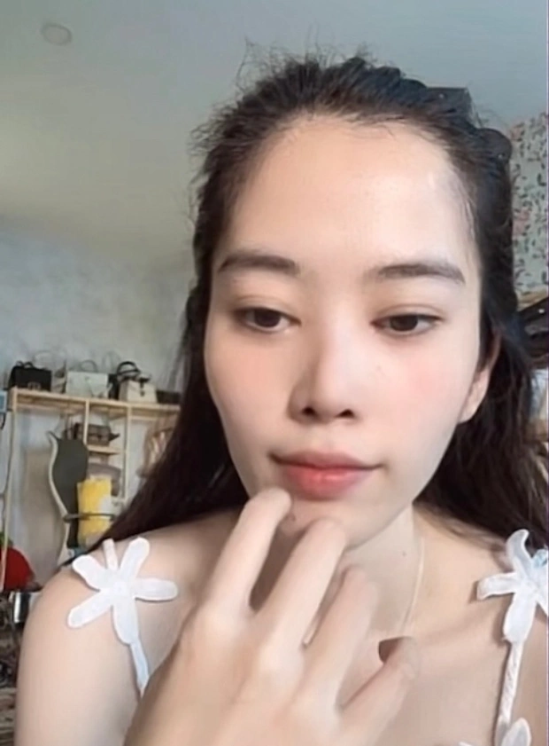 Sam phớt lờ chuyện bị Nam Em réo tên, khệ nệ vác bụng bầu đi chơi cùng hội bạn - Hình 1