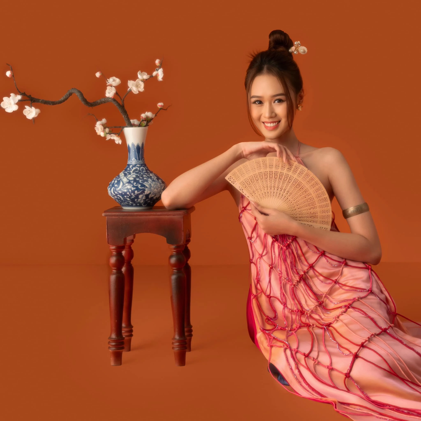 Anh Phạm: Bạn gái mới của Anh Đức, gây sốt với vai Diễm mát xa trong phim Mai - Hình 5