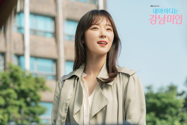 Jo Woo Ri: nữ phụ mờ nhạt trong Hậu Duệ Mặt Trời, bị Cha Eun Woo ngó lơ - Hình 9