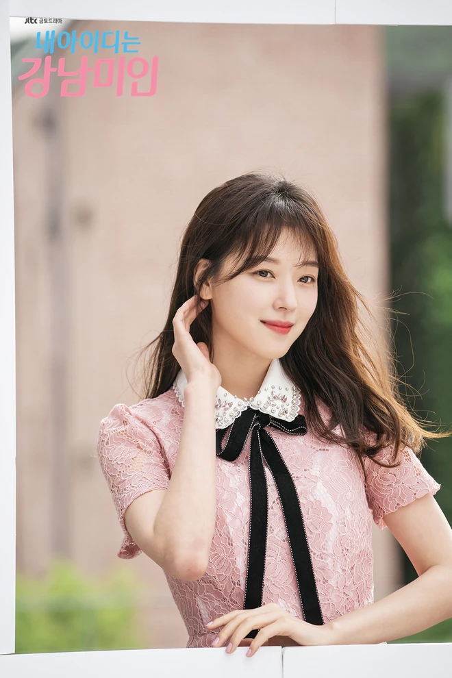 Jo Woo Ri: nữ phụ mờ nhạt trong Hậu Duệ Mặt Trời, bị Cha Eun Woo ngó lơ - Hình 8