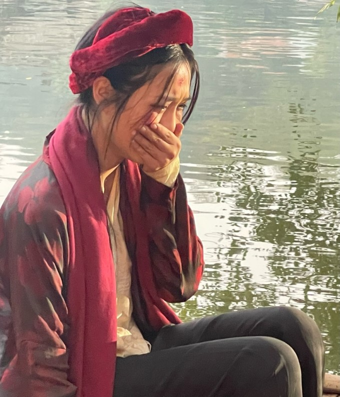 Diệu Thúy: Nữ phụ Đào, Phở Và Piano, nhan sắc hút hồn, ngoài đời đẹp hơn phim - Hình 3