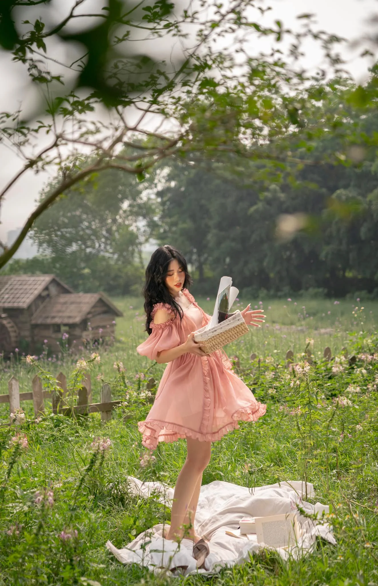 Diệu Thúy: Nữ phụ Đào, Phở Và Piano, nhan sắc hút hồn, ngoài đời đẹp hơn phim - Hình 8