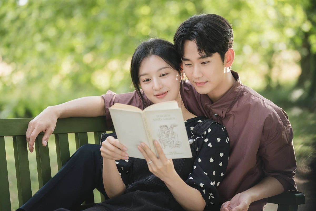 Tài tử Kim Soo Hyun tung ảnh cưới với Kim Ji Won: Lại sắp có hôn lễ thế kỷ ? - Hình 5