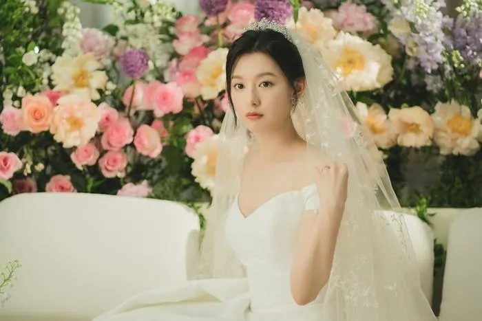 Tài tử Kim Soo Hyun tung ảnh cưới với Kim Ji Won: Lại sắp có hôn lễ thế kỷ ? - Hình 3