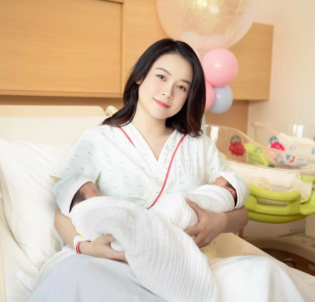 Sam công khai hành trình sinh 2 rồng con, 1 bé chào đời lạ thường, hiếm ai có - Hình 1