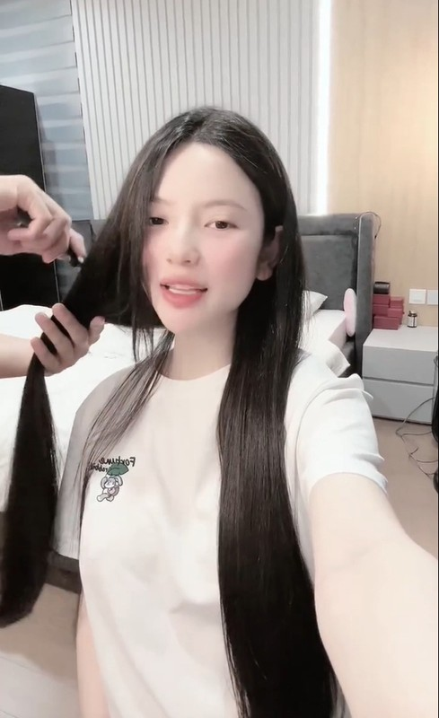 Vợ Quang Hải để lộ chốn riêng tư vợ chồng, cuộc sống hôn nhân bị CĐM phơi bày - Hình 1