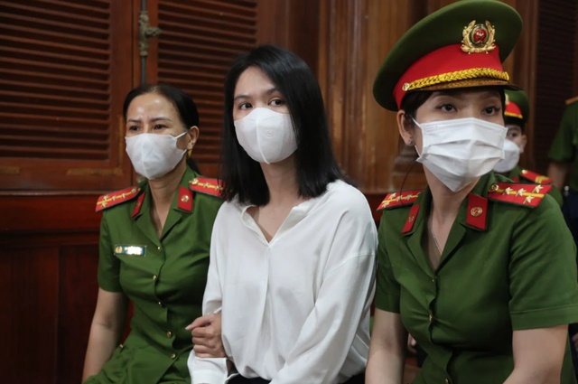 Ba Ngọc Trinh ôm chặt con gái sau 3 tháng xa cách, Thúy Kiều háo hức làm 1 điều - Hình 5