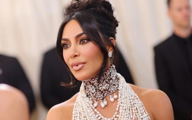 Kim Kardashian bị Rosé lăm le vượt mặt, chưa người châu Á nào từng làm được - Hình 1