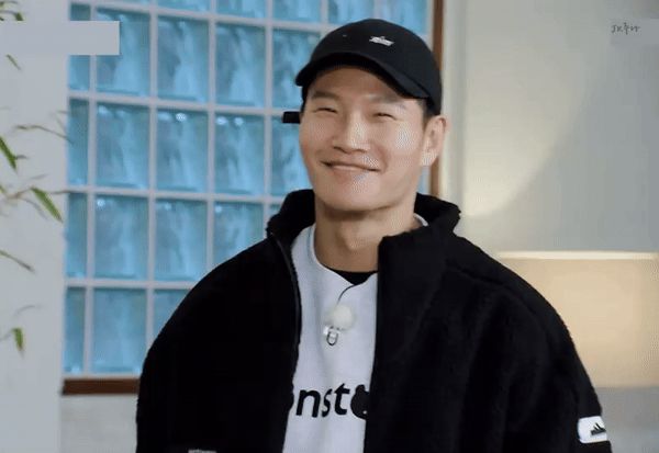 Rầm rộ nghi vấn Kim Jong Kook sắp kết hôn, gửi hẳn thông điệp tới bạn gái trước mặt Song Ji Hyo và dàn sao tại Running Man - Hình 3