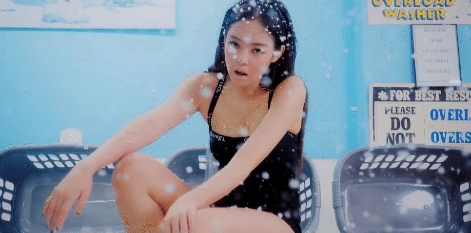 Jennie vừa lên chức CEO lập ngay kỷ lục: Nữ idol Kpop đầu tiên có MV solo đạt 1 tỷ view! - Hình 4