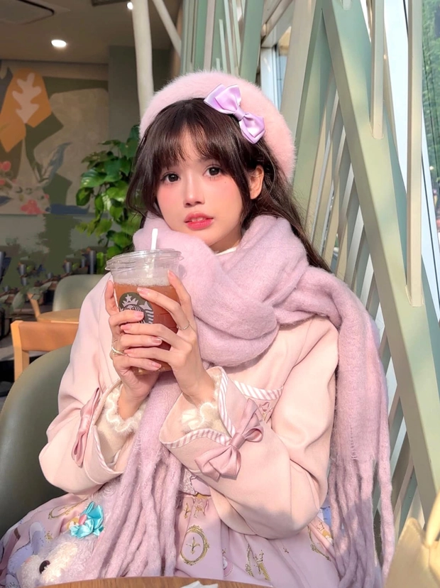 Tiểu thư 2k4 từ 5 triệu có sẵn xin bố mẹ 195 triệu tân trang thành búp bê sống - Hình 1