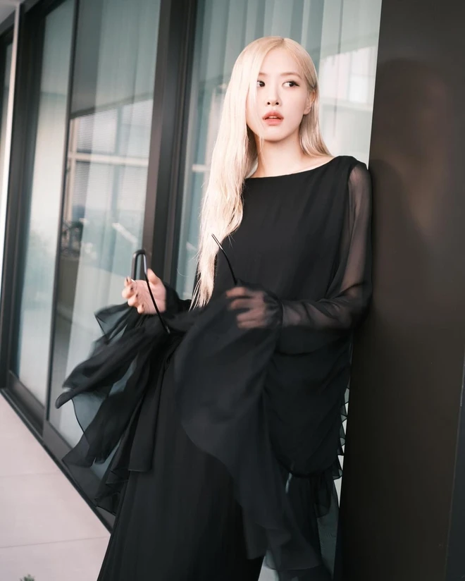 Rosé lăng xê đồ xuyên thấu từ nhà mốt Pháp, chiếm spotlight tại tiệc Pre-Oscar - Hình 3