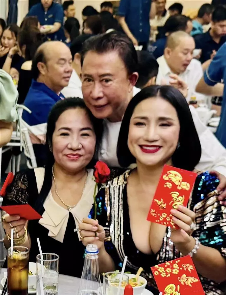 Cát Tường cảm thấy bình thường khi bị chê ăn mặc phản cảm: Cảm xúc vui là được - Hình 1