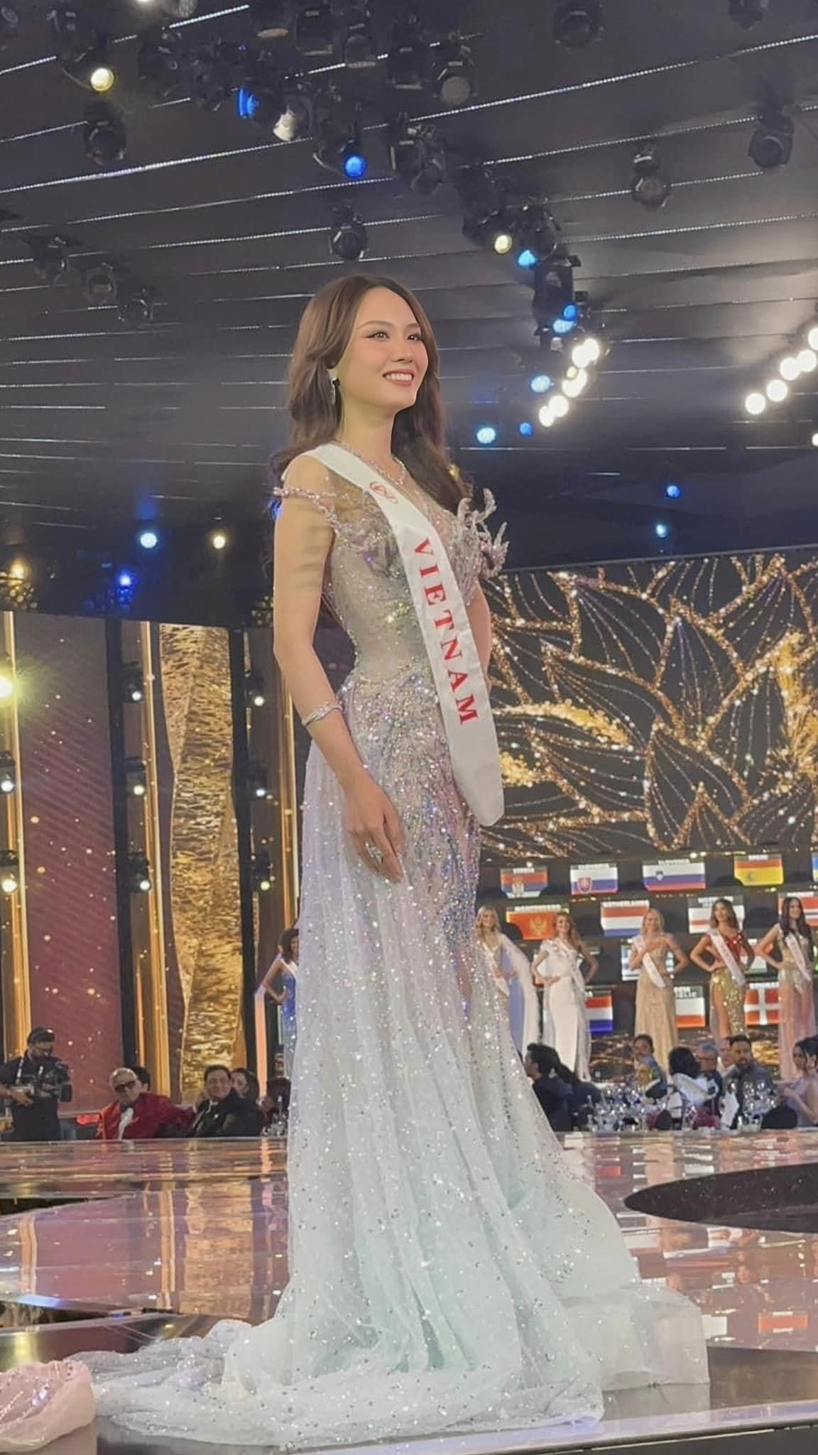 Miss World: Mai Phương outtop 12, dì Dung liền ra mặt, phán 1 câu định hướng CĐM - Hình 4