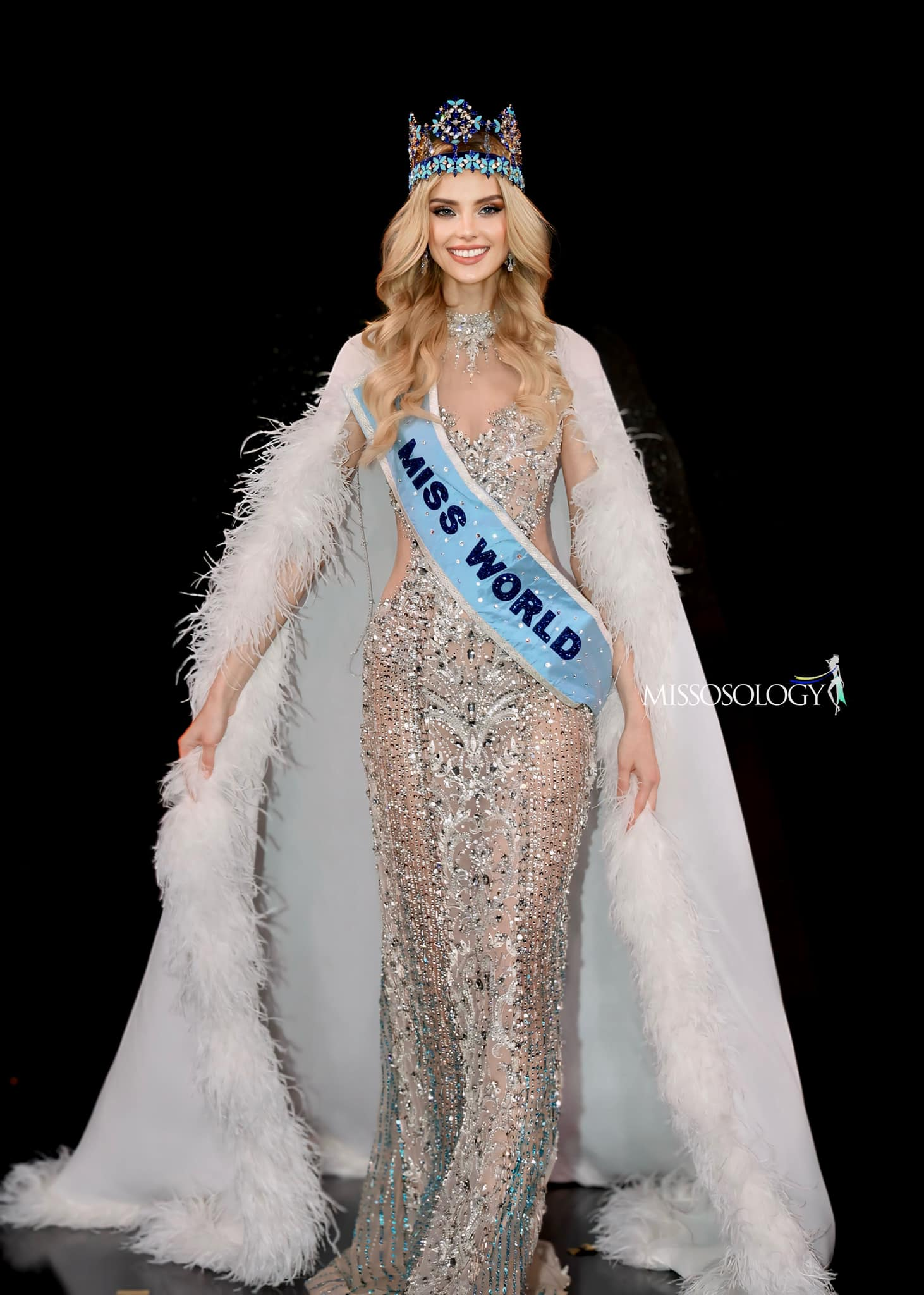 Miss World: Mai Phương outtop 12, dì Dung liền ra mặt, phán 1 câu định hướng CĐM - Hình 1