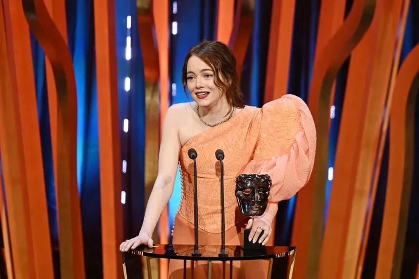 Nữ diễn viên chính xuất sắc nhất Oscar 2024 Emma Stone: Mẹ là người tuyệt vời nhất - Hình 1