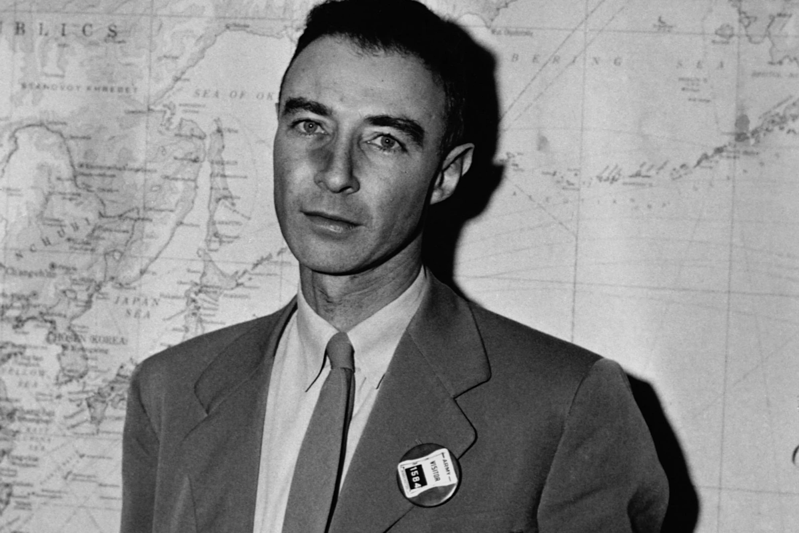 Oppenheimer: Phim về cha đẻ bom nguyên tử, thắng đến 7 giải Oscar 2024 - Hình 1