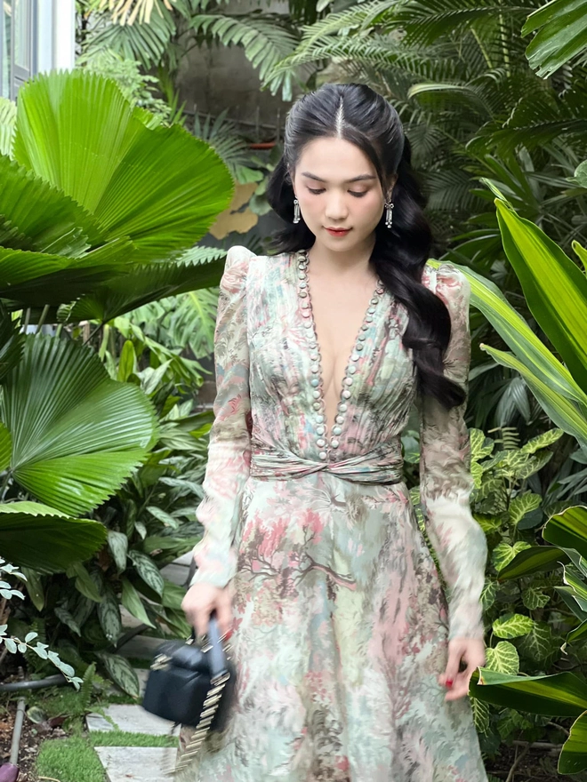 Ngọc Trinh không còn kín cổng cao tường, khoe trọn vòng eo hậu biến cố - Hình 3