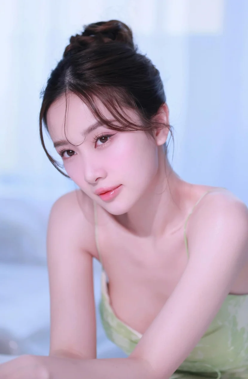 Jun Vũ bức xúc trước loạt tin đồn phẫu thuật thẩm mỹ: Tiền đâu mà sửa hoài - Hình 2