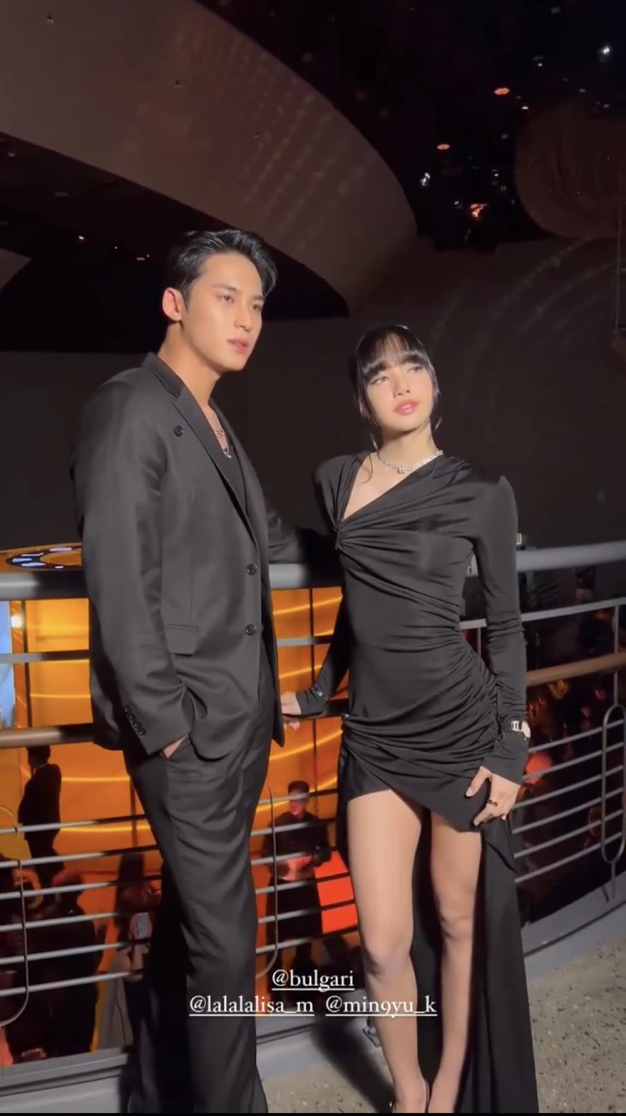 Lisa gây sốt với khoảnh khắc tán tỉnh Mingyu (SEVENTEEN) nhưng bị phũ - Hình 1