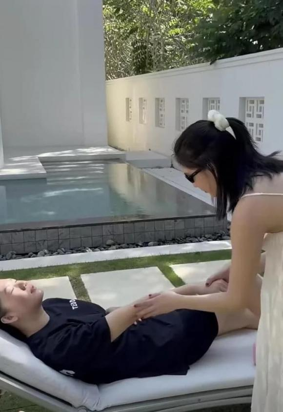 Ngọc Trinh đối đãi Thúy Kiều như bà hoàng, bỏ mác chủ tịch, phục tùng trợ lý - Hình 4