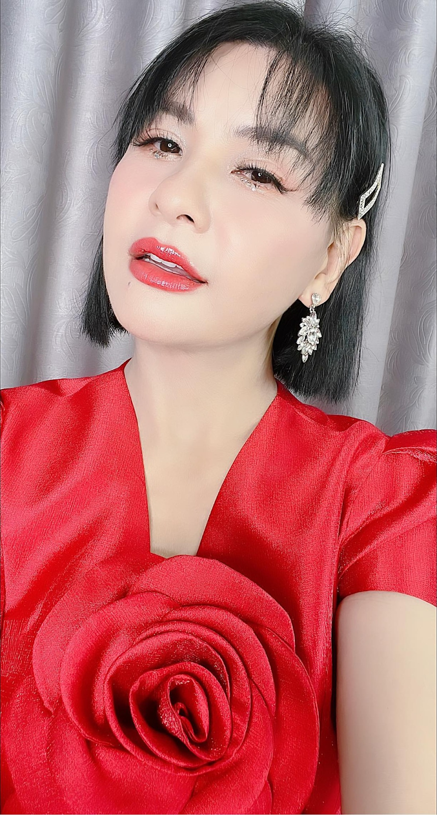 Cát Phượng không biết mặt bạn trai Việt Kiều dù vẫn nhận tiền chu cấp mỗi tháng - Hình 2