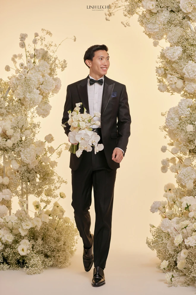 Quang Hải - Chu Thanh Huyền khoe ảnh cưới cứ ngỡ copy paste Văn Hậu - Hải My - Hình 7