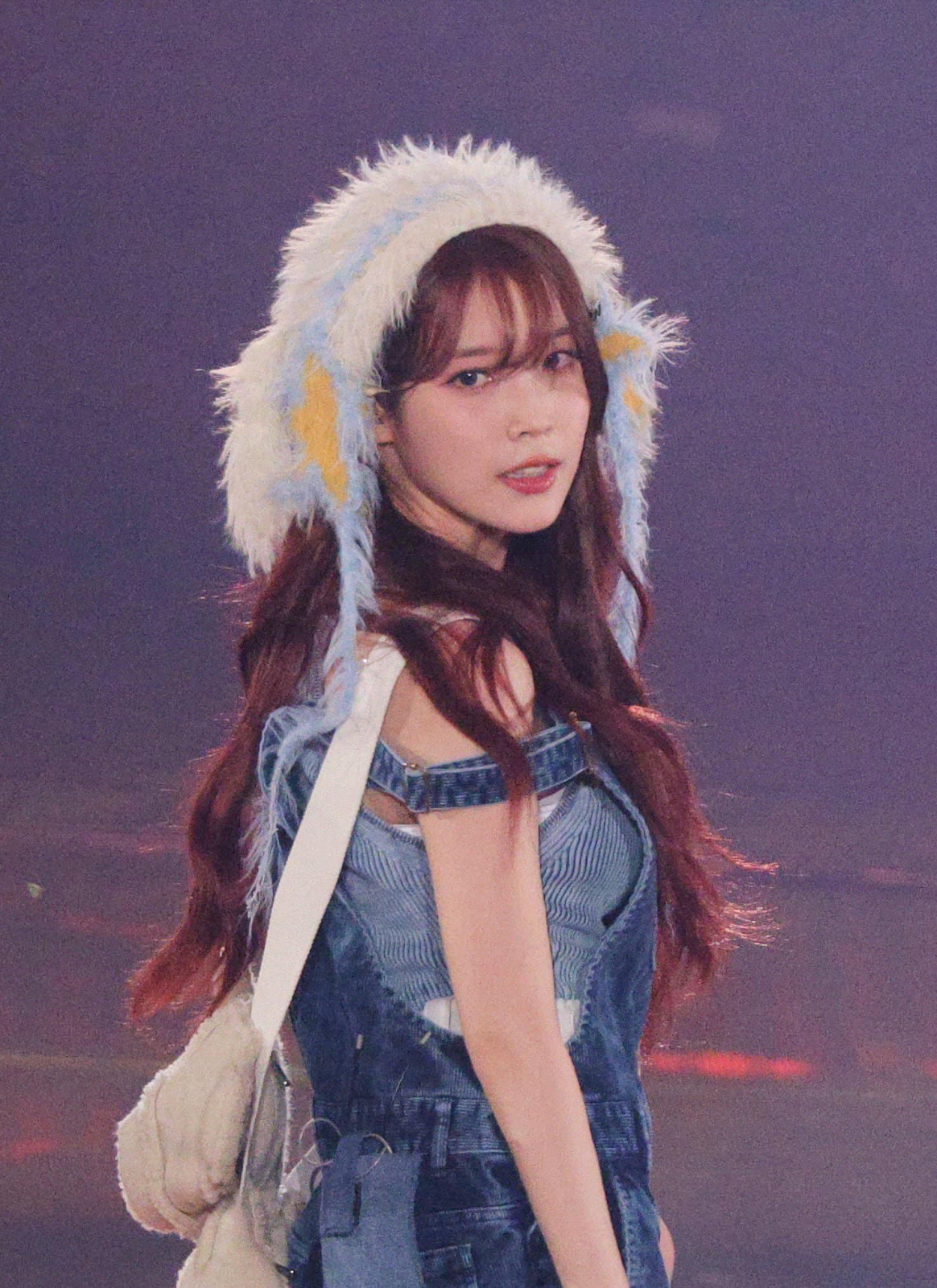 IU thay đổi tâm tình sau khi hẹn hò Lee Jong Suk, netizen ngỡ idol GenZ - Hình 4