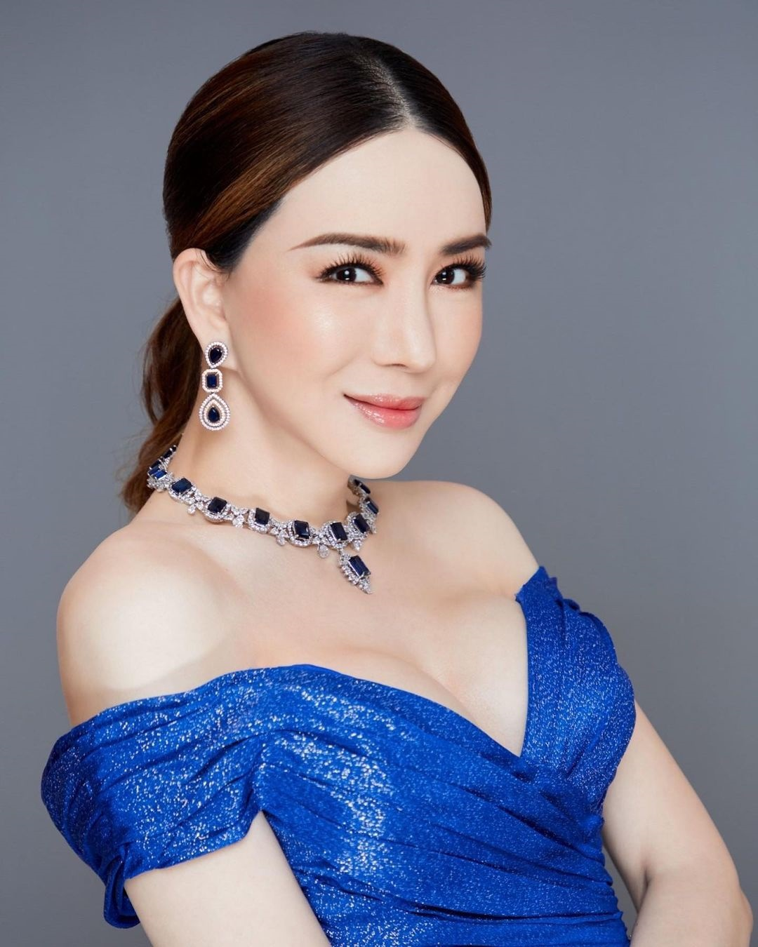 Dì Anne Miss Universe bị bắt vì tham ô, Á hậu người Thái có hành động phản cảm - Hình 3