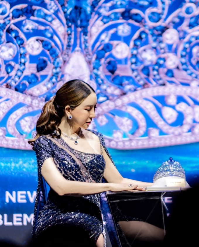 Dì Anne Miss Universe bị bắt vì tham ô, Á hậu người Thái có hành động phản cảm - Hình 6