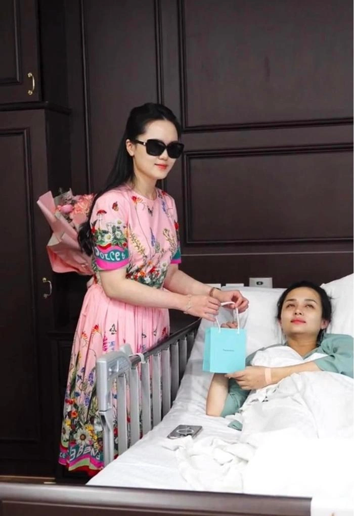 Thăm chị gái sinh con, vợ 1 cầu thủ nổi tiếng Việt Nam làm sản phụ suýt bung chỉ - Hình 2