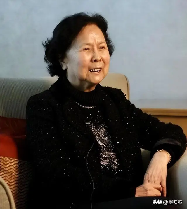 Dương Khiết: Đạo diễn Tây Du Ký 10 năm không xem phim, mâu thuẫn đoàn phim ì xèo - Hình 6