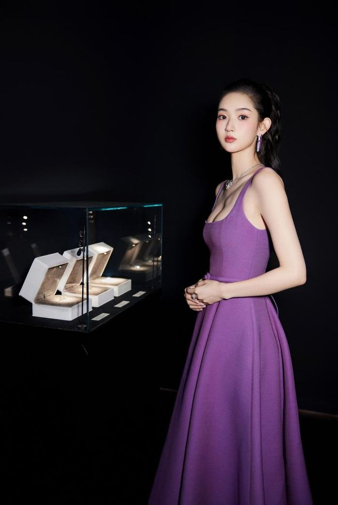 Jisoo bại trận trước đàn em, Jennie bị bản sao giành mất vị trí độc tôn ở YG? - Hình 6